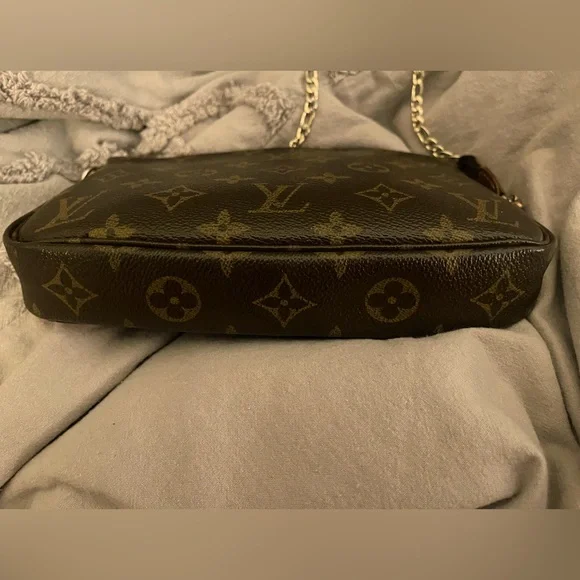 Louis Vuitton Monogram Canvas Crossbody Bag in Brown - Picture 6 of 9